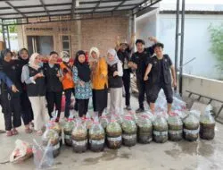 Tim KKN UNS 103 Gelar Pelatihan Pembuatan Eco Enzyme di Desa Klaseman, Sukoharjo