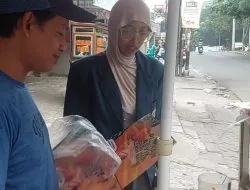 Inovatif! Dukung Ketahanan Pangan Lokal, Mahasiswa KKN Undip Hadirkan Poster Edukasi Dua Bahasa untuk Pukis Liberti