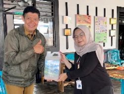 Mahasiswa KKN-T 132 UNDIP di Desa Pulosari Wujudkan Branding Produk POC Melalui Logo dan Label Kemasan