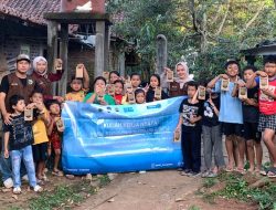 Mahasiswa KKN UPGRIS Ajarkan Anak-Anak Tlompakan Belajar Membuat Lilin Aroma Terapi dari Minyak Jelantah