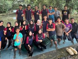 Mahasiswa KKN UPGRIS Bersama Karang Taruna Desa Gogik Gelar Kerja Bakti Bersihkan Embung Dusun Gintungan