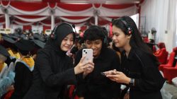 Komunikasi Organisasi di Era Digitalisasi: Peluang, Tantangan, dan Pelajaran dari UNTAG Surabaya