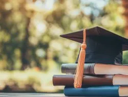 Urgensi Pengajaran Bahasa Indonesia di Perguruan Tinggi bagi Kompetensi dan Ekstensi